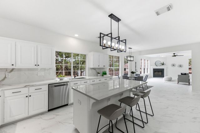 6601 Needham LN, Austin, TX 78739