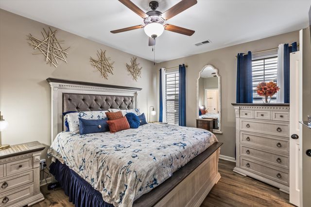 10156 AMBERTON CV, Cordova, TN 38018