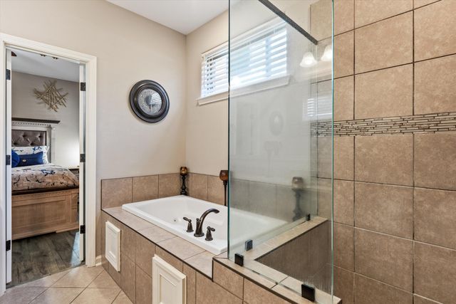 10156 AMBERTON CV, Cordova, TN 38018