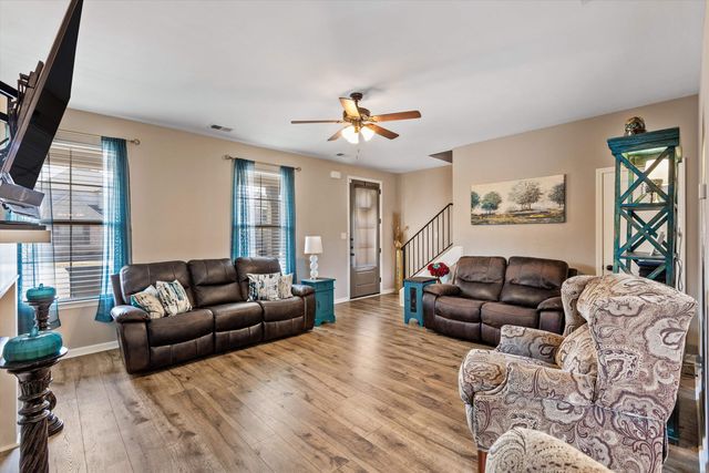 10156 AMBERTON CV, Cordova, TN 38018