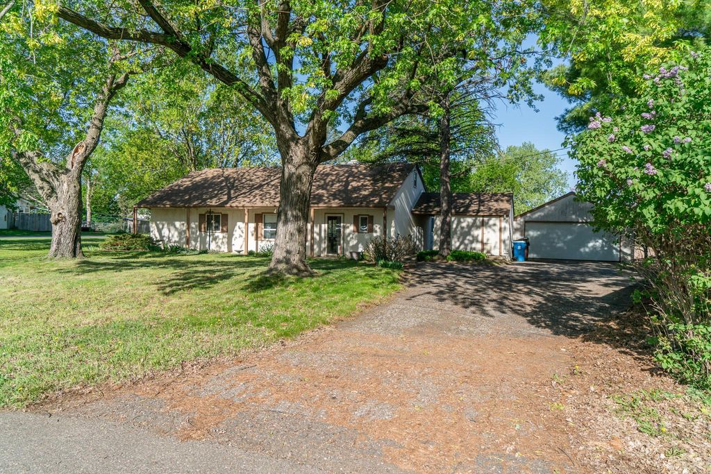 14840 Timberhill Road, Minnetonka, MN 55345
