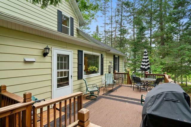 6378 Hillside Avenue, Indian River, MI 49749