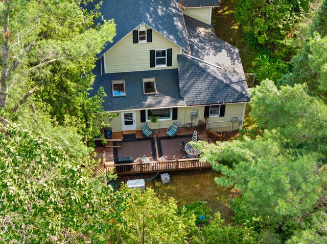 6378 Hillside Avenue, Indian River, MI 49749