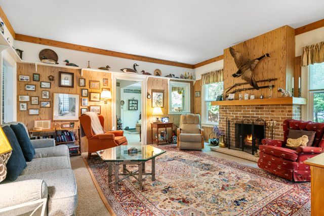 6378 Hillside Avenue, Indian River, MI 49749