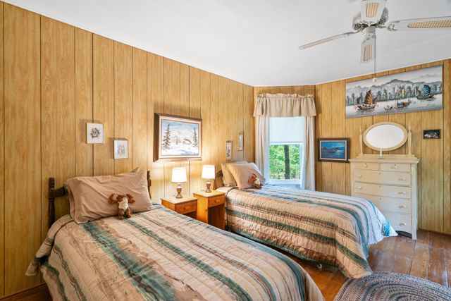 6378 Hillside Avenue, Indian River, MI 49749