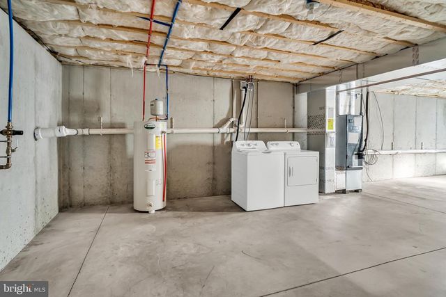 861 GREGS DR, Harrisburg, PA 17111