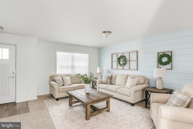 861 GREGS DR, Harrisburg, PA 17111