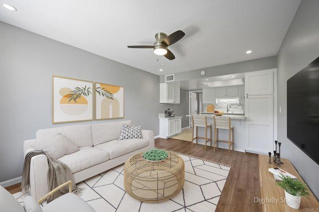 27725 Mountain Meadow 27, Escondido, CA 92026