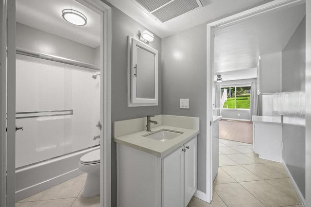 27725 Mountain Meadow 27, Escondido, CA 92026