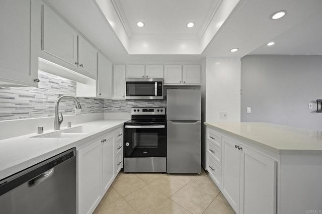 27725 Mountain Meadow 27, Escondido, CA 92026