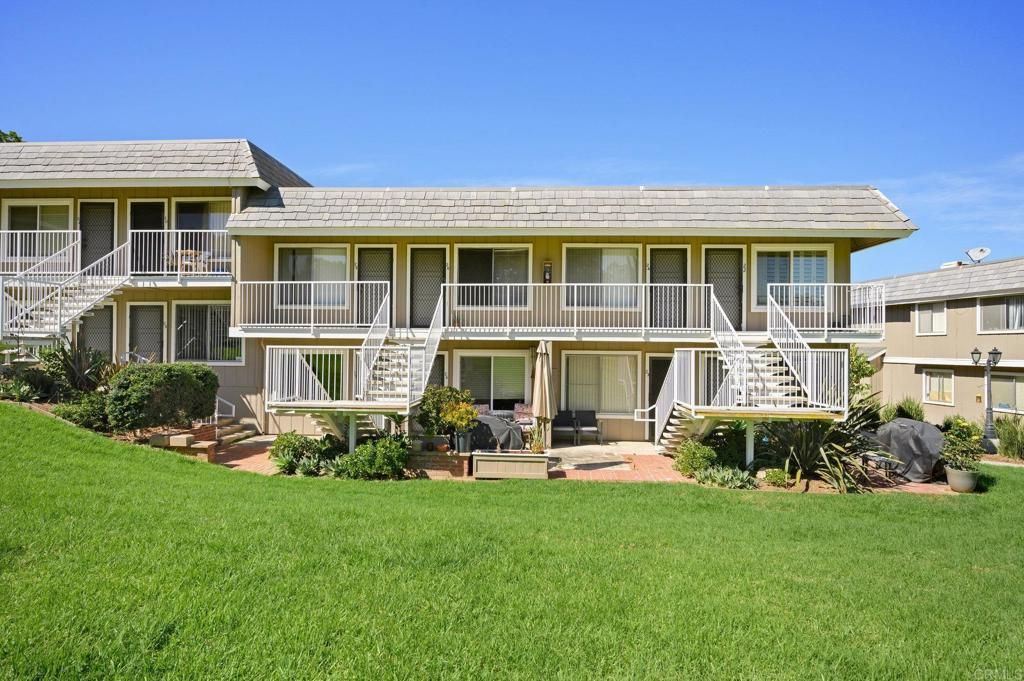 27725 Mountain Meadow 27, Escondido, CA 92026