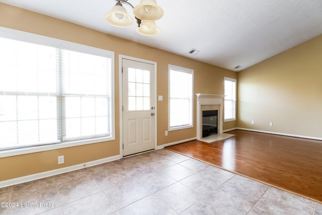 1911 Belay Way, Louisville, KY 40245