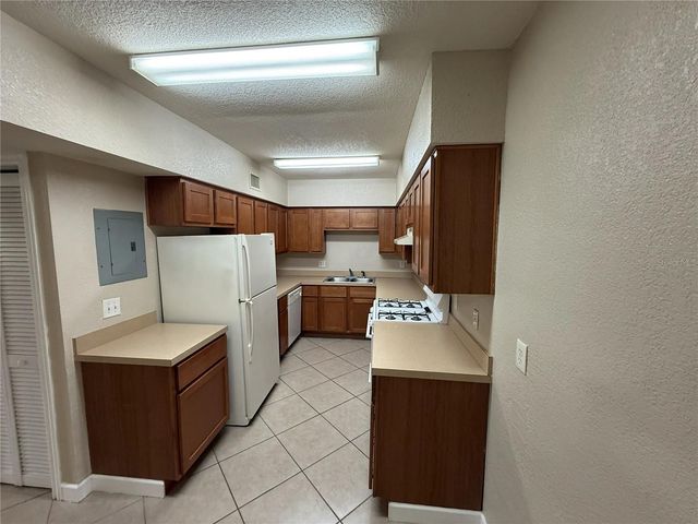 1355 DREW STREET 101, Clearwater, FL 33755