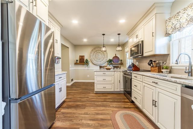 1013 Cunningham Drive, Victor, NY 14564