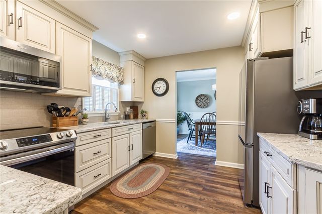 1013 Cunningham Drive, Victor, NY 14564