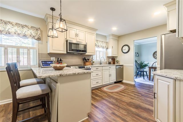 1013 Cunningham Drive, Victor, NY 14564