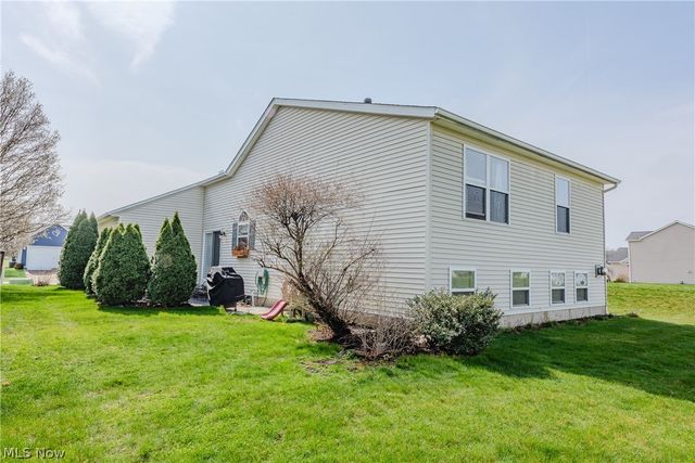 38222 Pebble Lake Trail, North Ridgeville, OH 44039