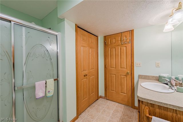 38222 Pebble Lake Trail, North Ridgeville, OH 44039