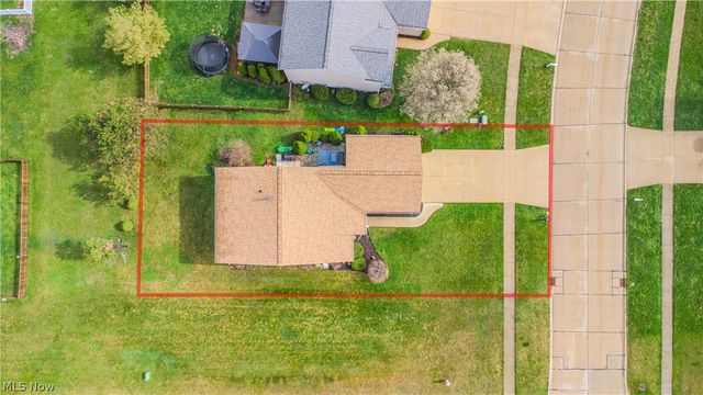38222 Pebble Lake Trail, North Ridgeville, OH 44039