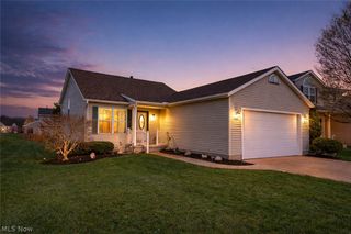 38222 Pebble Lake Trail, North Ridgeville, OH 44039