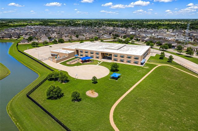 363 Selah Court, Alvin, TX 77511