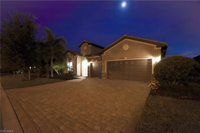 7716 Winding Cypress DR, Naples, FL 34114