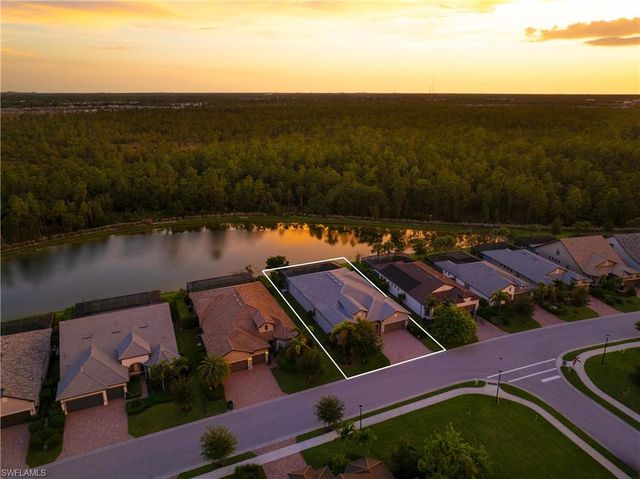 7716 Winding Cypress DR, Naples, FL 34114