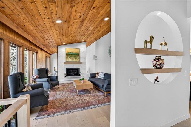 5117 Lake Mendota Drive, Madison, WI 53705