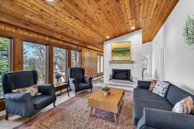 5117 Lake Mendota Drive, Madison, WI 53705