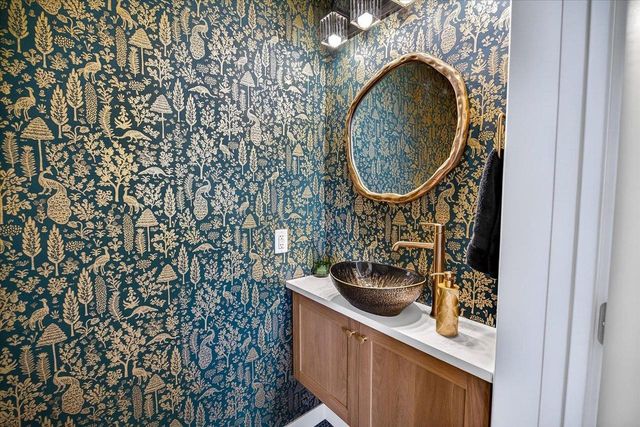 5117 Lake Mendota Drive, Madison, WI 53705