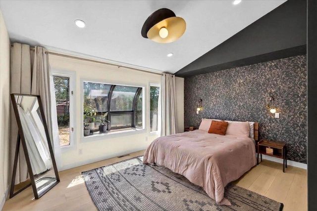 5117 Lake Mendota Drive, Madison, WI 53705