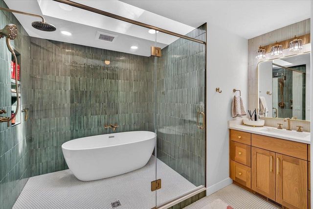 5117 Lake Mendota Drive, Madison, WI 53705