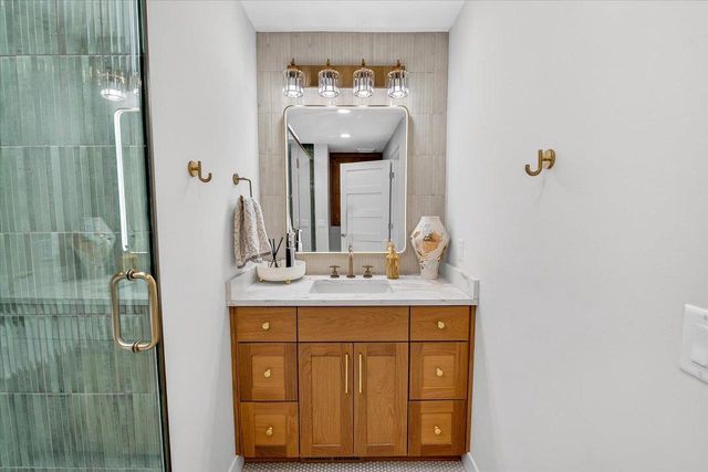 5117 Lake Mendota Drive, Madison, WI 53705