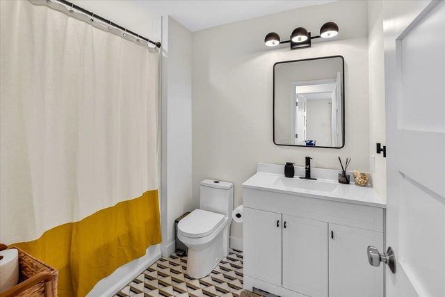 5117 Lake Mendota Drive, Madison, WI 53705