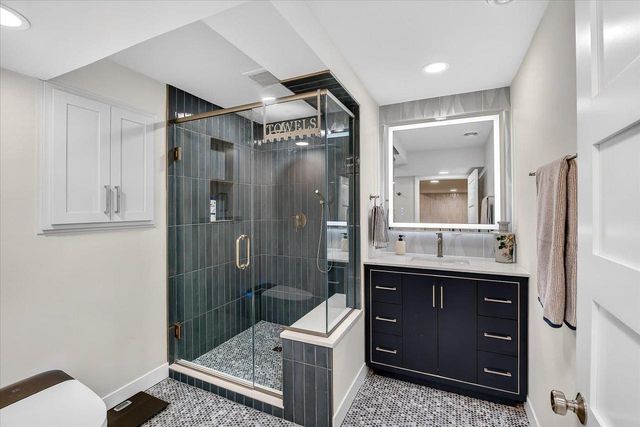 5117 Lake Mendota Drive, Madison, WI 53705