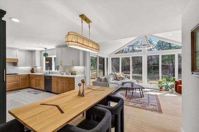 5117 Lake Mendota Drive, Madison, WI 53705