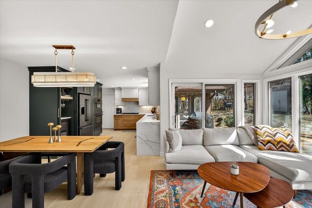 5117 Lake Mendota Drive, Madison, WI 53705