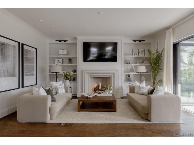 105 Southmoor Dr, Denver, CO 80220