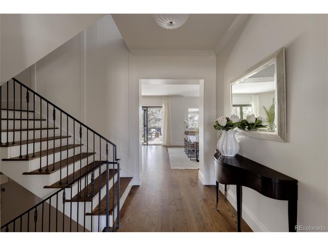 105 Southmoor Dr, Denver, CO 80220