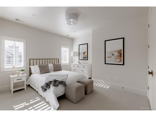 105 Southmoor Dr, Denver, CO 80220