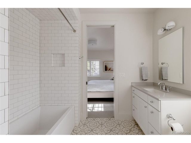 105 Southmoor Dr, Denver, CO 80220