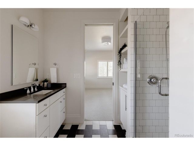 105 Southmoor Dr, Denver, CO 80220