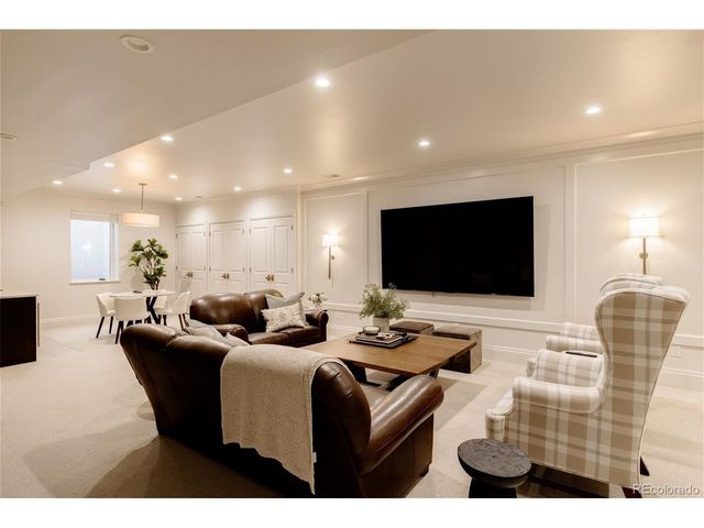 105 Southmoor Dr, Denver, CO 80220