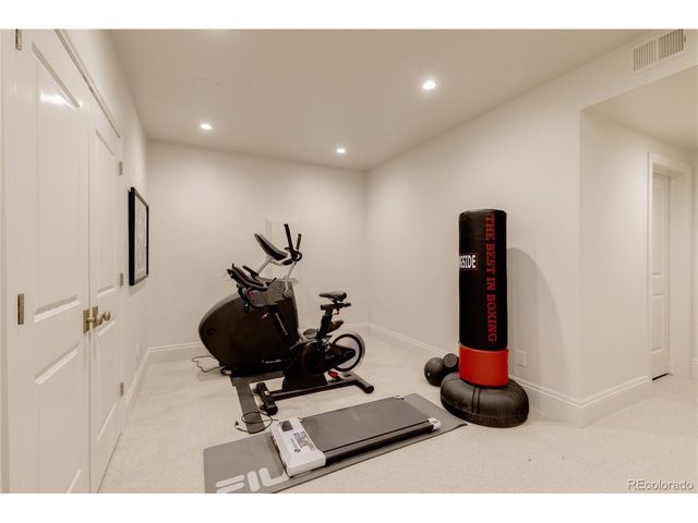 105 Southmoor Dr, Denver, CO 80220