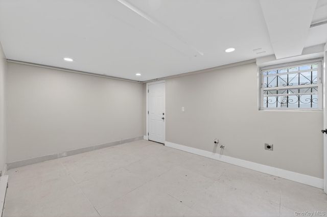 1061 E 218th Street, Bronx, NY 10469