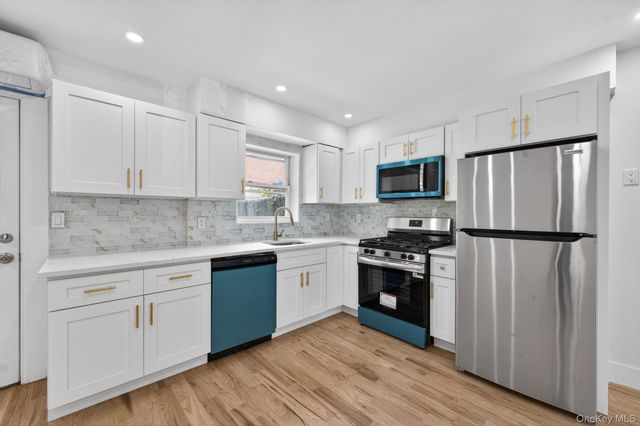 1061 E 218th Street, Bronx, NY 10469