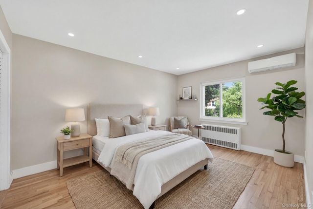 1061 E 218th Street, Bronx, NY 10469