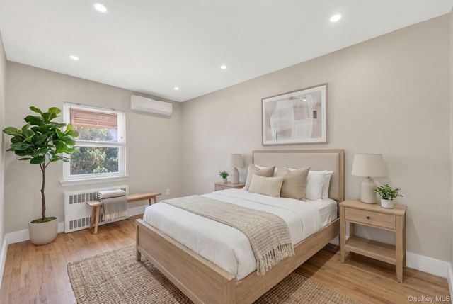 1061 E 218th Street, Bronx, NY 10469
