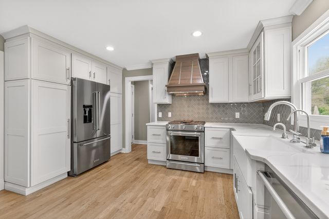 155 Bluegrass Dr, Hendersonville, TN 37075