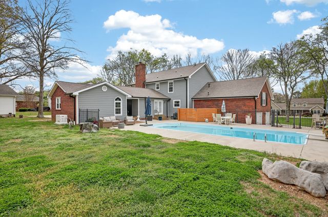 155 Bluegrass Dr, Hendersonville, TN 37075